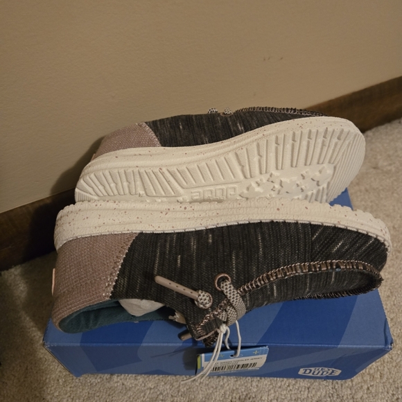 Hey Dude Gray And Lavendar Waffle Back Lightweight Comfort Kids 10 - Picture 7 of 7